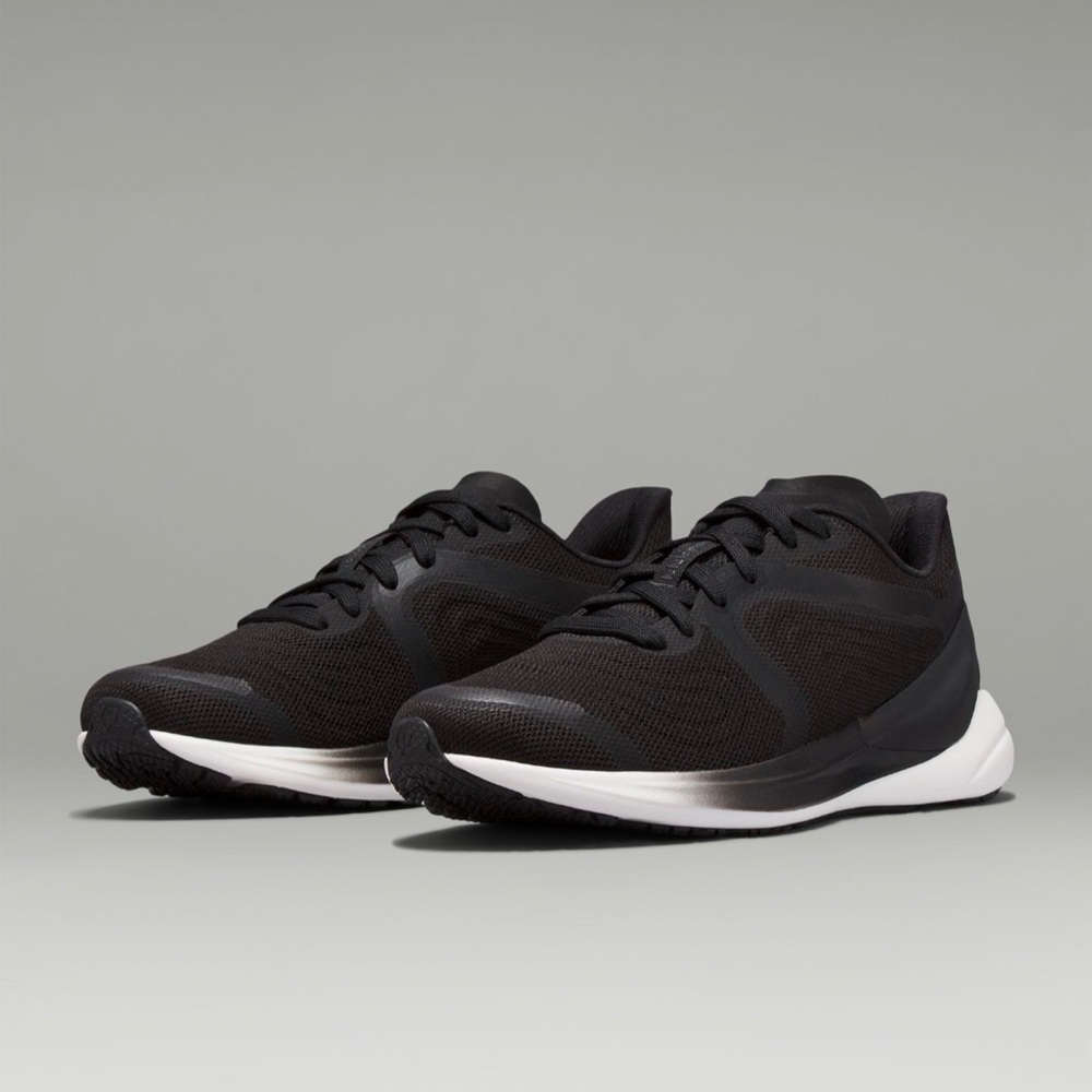 NEW! Lululemon Women’s Blissfeel 2 Running Shoes